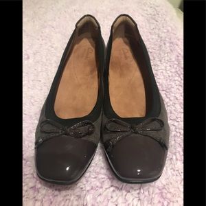 Ladies Clark’s Ballet Flat.Size9.Medium (w)
